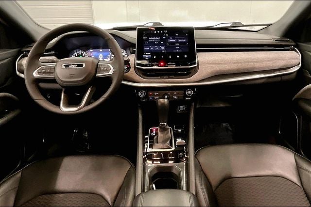 2024 Jeep Compass Latitude 4x4 - Blind Spot Detection - Apple CarPlay/Android