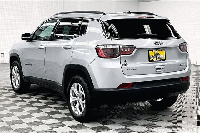 2024 Jeep Compass Latitude 4x4 - Blind Spot Detection - Apple CarPlay/Android