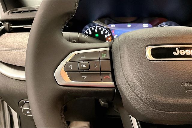 2024 Jeep Compass Latitude 4x4 - Blind Spot Detection - Apple CarPlay/Android