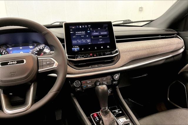 2024 Jeep Compass Latitude 4x4 - Blind Spot Detection - Apple CarPlay/Android