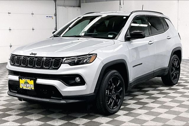 2025 Jeep Compass Latitude 4x4-Htd Seats-Remote Start-Blind Spot Monitor