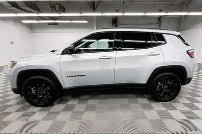 2025 Jeep Compass Latitude 4x4-Htd Seats-Remote Start-Blind Spot Monitor