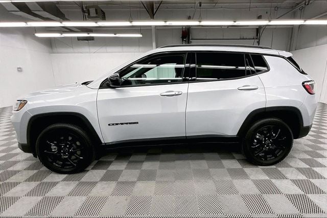 2025 Jeep Compass Latitude 4x4-Htd Seats-Remote Start-Blind Spot Monitor