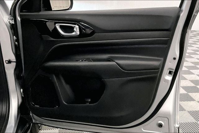 2025 Jeep Compass Latitude 4x4-Htd Seats-Remote Start-Blind Spot Monitor