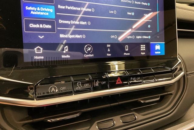 2023 Jeep Compass High Altitude 4x4 - Pano Roof - Adaptive Cruise - Htd Leather