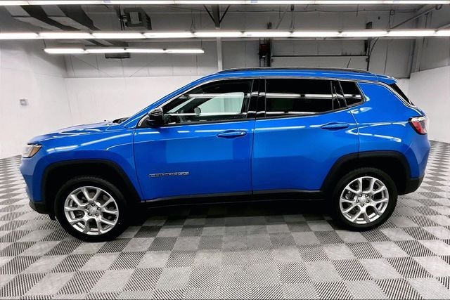 2024 Jeep Compass Latitude Lux 4X4-Heated Front Seats