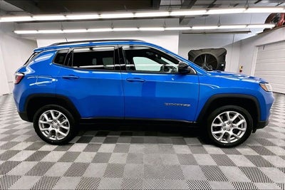 2024 Jeep Compass Latitude Lux 4X4-Heated Front Seats