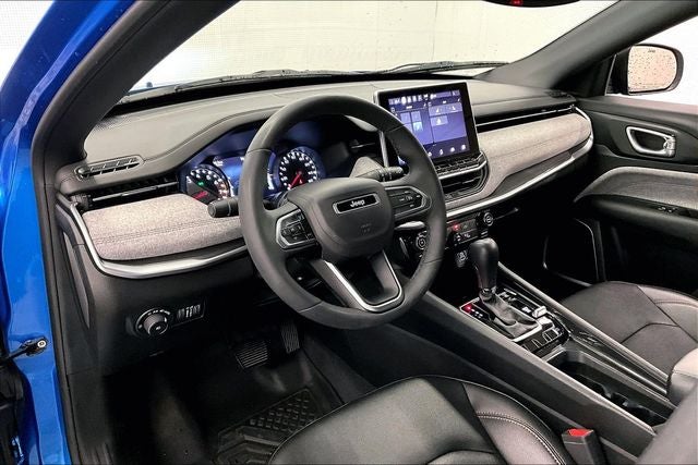 2024 Jeep Compass Latitude Lux 4X4-Heated Front Seats