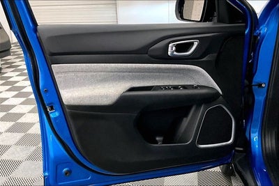 2024 Jeep Compass Latitude Lux 4X4-Heated Front Seats