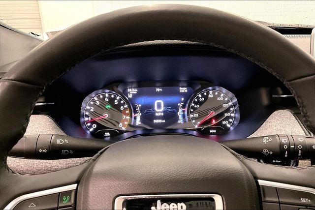 2024 Jeep Compass Latitude Lux 4X4-Heated Front Seats