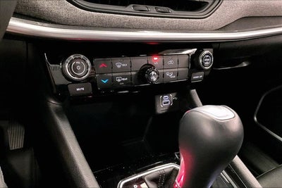 2024 Jeep Compass Latitude Lux 4X4-Heated Front Seats