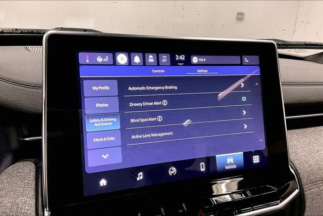 2024 Jeep Compass Latitude Lux 4X4-Heated Front Seats
