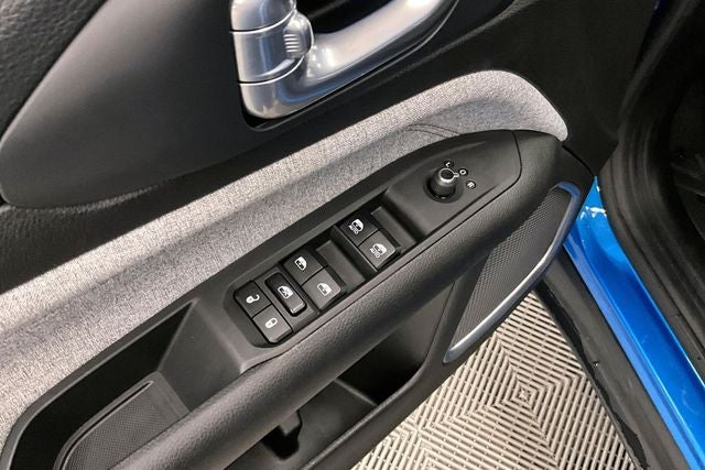 2024 Jeep Compass Latitude Lux 4X4-Heated Front Seats
