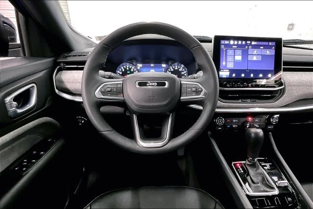 2024 Jeep Compass Latitude Lux 4X4-Heated Front Seats