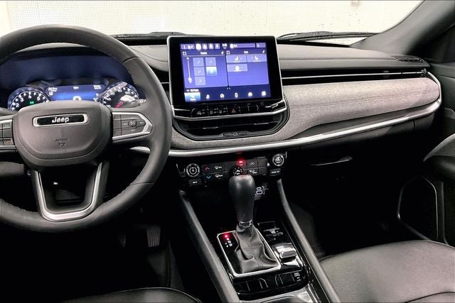 2024 Jeep Compass Latitude Lux 4X4-Heated Front Seats