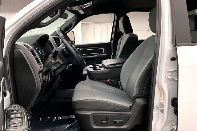 2024 RAM 3500 Big Horn Long Bed-4x4-Diesel-Apple CarPlay/Android Auto