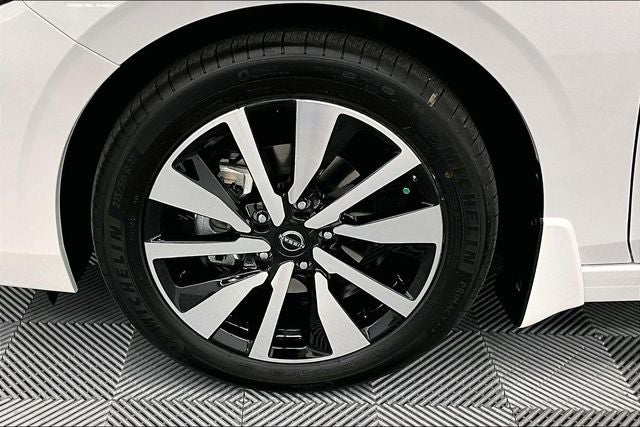 2025 Nissan Sentra SV - Premium, All Weather, Lighting, Trunk Pkgs