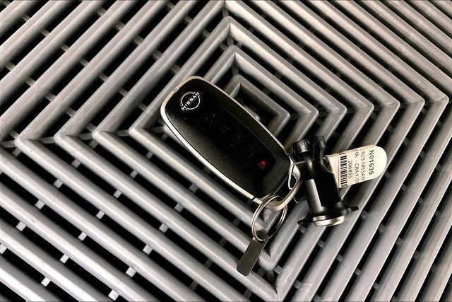 2025 Nissan Sentra SR - Premium Package