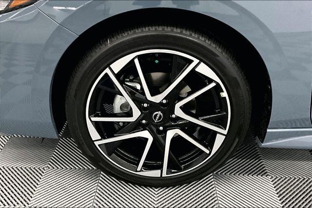 2025 Nissan Sentra SR - Premium Package