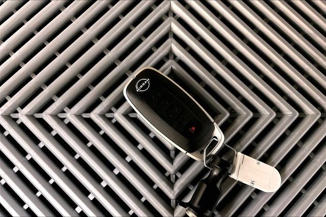 2025 Nissan Sentra SR - Premium Package