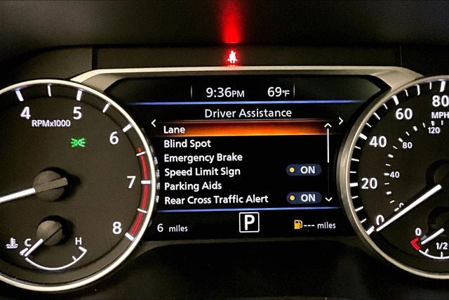 2025 Nissan Sentra SR - Premium Package