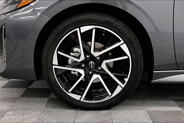 2025 Nissan Sentra SR - Premium Package