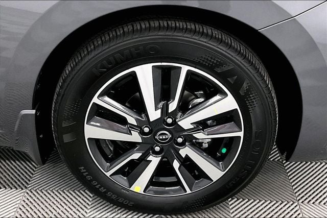 2025 Nissan Versa 1.6 S - Plus and Trunk Packages