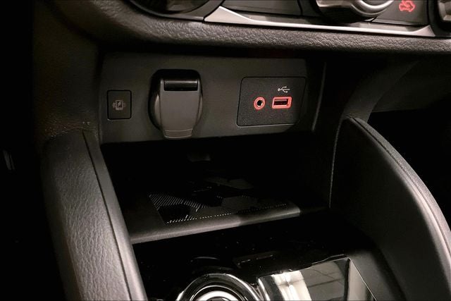 2025 Nissan Versa 1.6 SV - Trunk Package