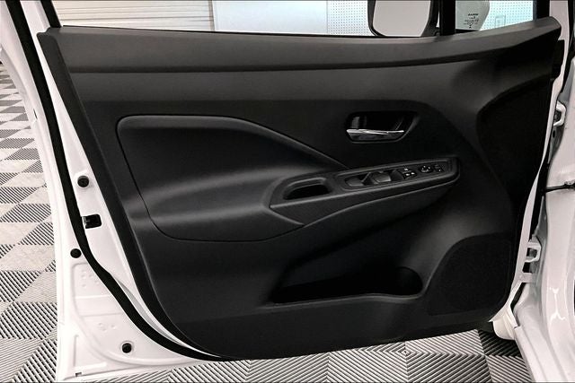 2025 Nissan Versa 1.6 SV - Trunk Package