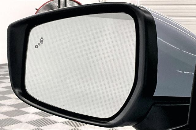 2025 Nissan Versa 1.6 SV - Trunk Package