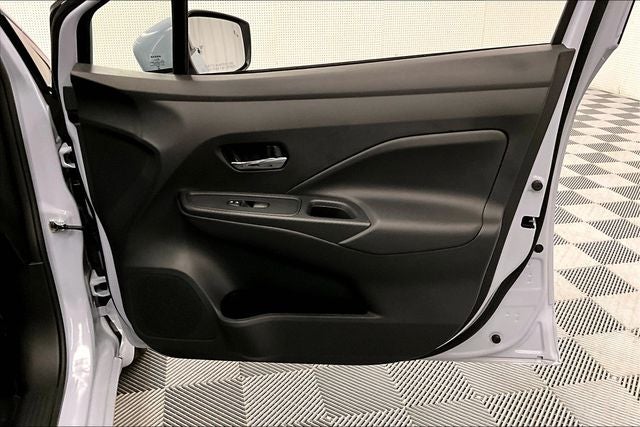 2025 Nissan Versa 1.6 SV - Trunk Package