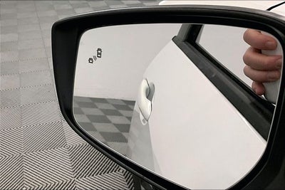 2025 Nissan Versa 1.6 SV - Trunk Package