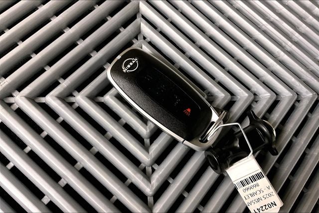 2025 Nissan Versa 1.6 SV - Trunk Package