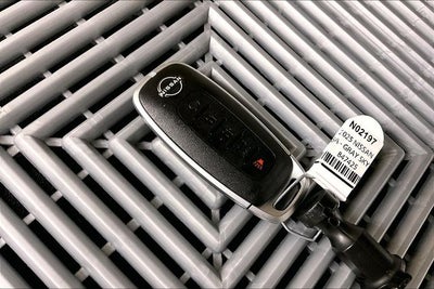 2025 Nissan Versa 1.6 SR - Trunk Package