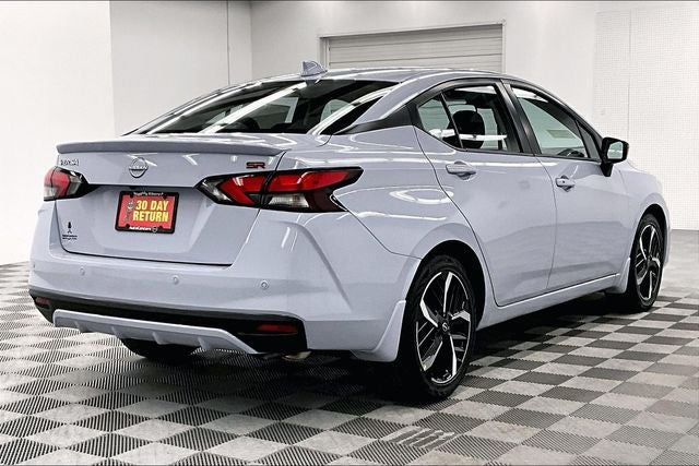 2025 Nissan Versa 1.6 SR - Trunk Package