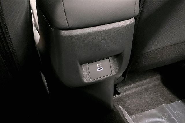 2025 Nissan Versa 1.6 SR - Trunk Package