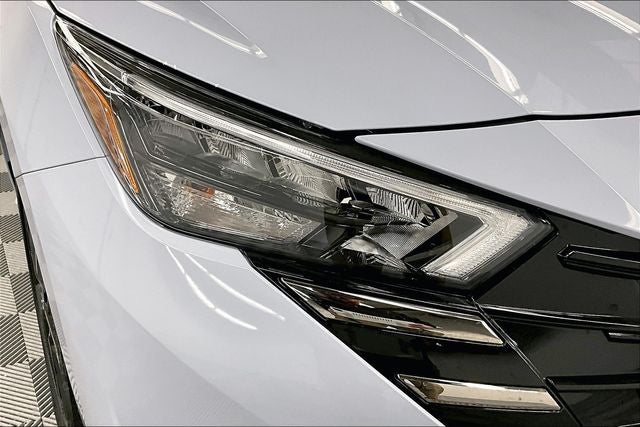 2025 Nissan Versa 1.6 SR - Trunk Package