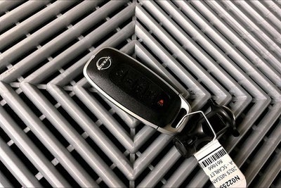 2025 Nissan Versa 1.6 SR - Trunk Package