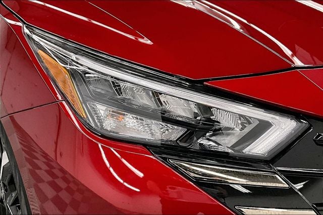 2025 Nissan Versa 1.6 SR - Trunk Package