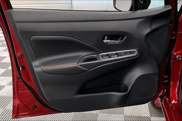 2025 Nissan Versa 1.6 SR - Trunk Package