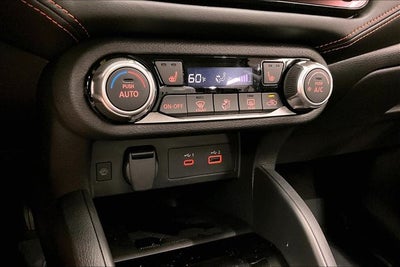 2025 Nissan Versa 1.6 SR - Trunk Package