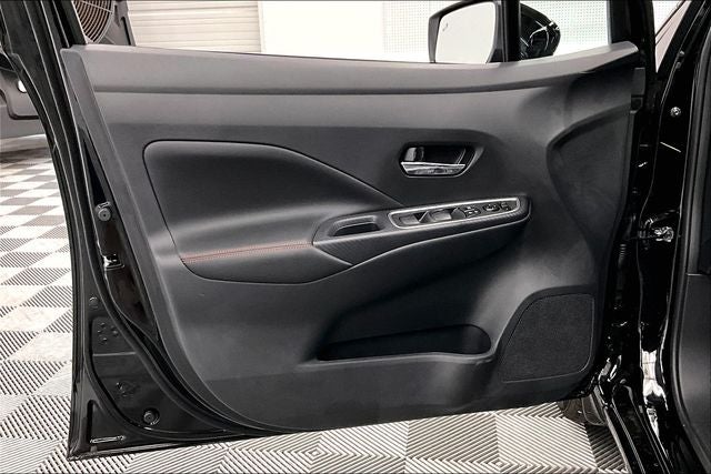 2025 Nissan Versa 1.6 SR - Trunk Package