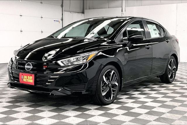 2025 Nissan Versa 1.6 SR - Trunk Package