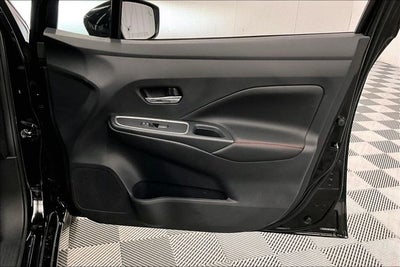 2025 Nissan Versa 1.6 SR - Trunk Package