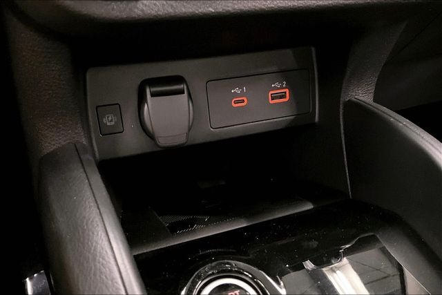 2025 Nissan Versa 1.6 SR - Trunk Package