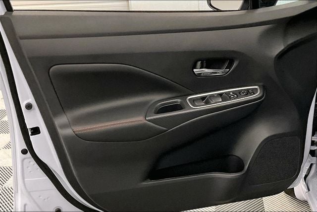 2025 Nissan Versa 1.6 SR - Trunk Package