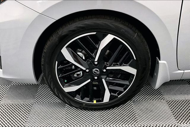 2025 Nissan Versa 1.6 SR - Trunk Package