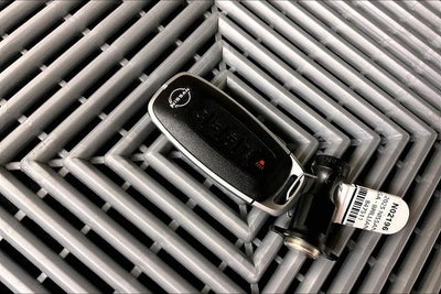 2025 Nissan Versa 1.6 SR - Trunk Package