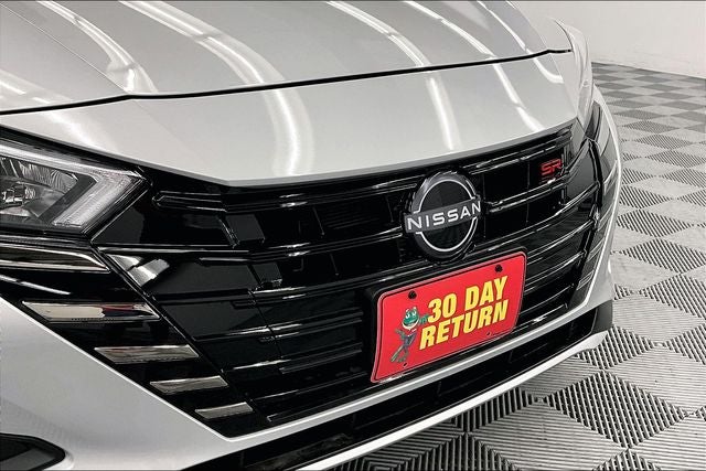 2025 Nissan Versa 1.6 SR - Trunk Package