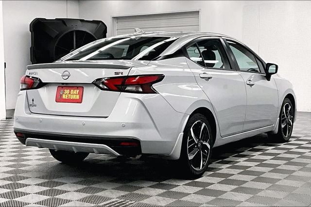 2025 Nissan Versa 1.6 SR - Trunk Package